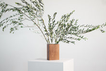 Load image into Gallery viewer, Dry Vase