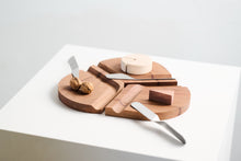 Load image into Gallery viewer, Clover Cheeseboards and Knife Set